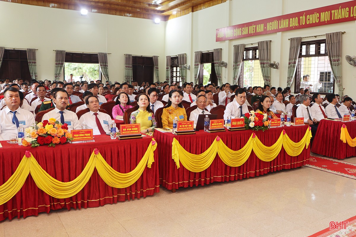 Đại biểu tham dự Đại hội Đảng bộ xã Yên Hòa
