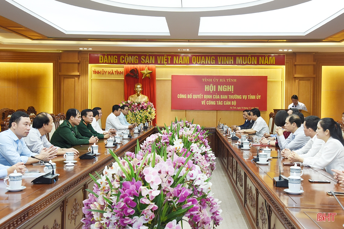 Ban Thường vụ Tỉnh ủy Hà Tĩnh công bố các quyết định về công tác cán bộ