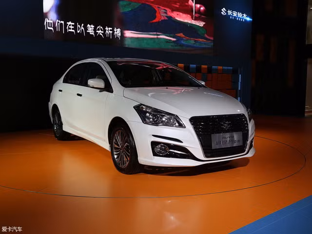 sedan gia re suzuki ciaz 2017 chinh thuc duoc ven man