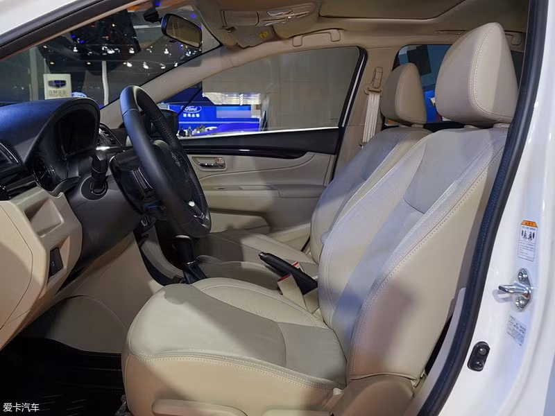 sedan gia re suzuki ciaz 2017 chinh thuc duoc ven man