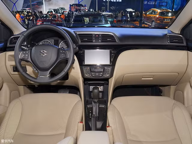 sedan gia re suzuki ciaz 2017 chinh thuc duoc ven man