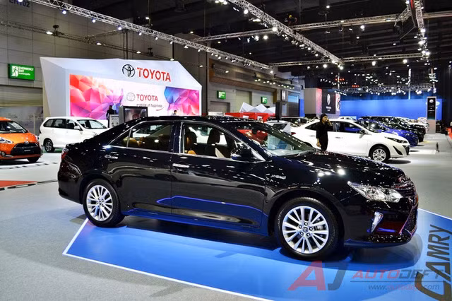 toyota camry 2017 duoc ven man tai dong nam a voi trang bi tot hon