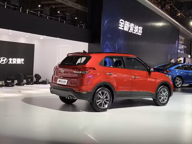 crossover co nho hyundai ix25 2017 trinh lang voi gia tot
