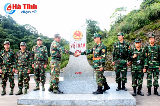 xay dung bien gioi hoa binh huu nghi dac biet viet lao