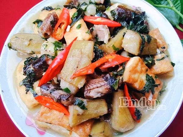 cach lam luon om chuoi xanh dan da nong hoi ngon lanh ngay mua