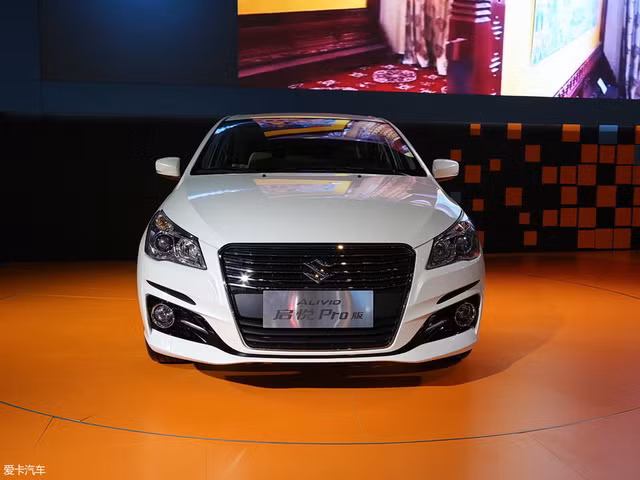 sedan gia re suzuki ciaz 2017 chinh thuc duoc ven man