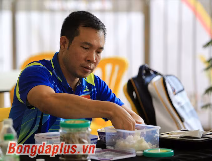 ngam truot hong tam hoang xuan vinh chi co hcb o noi dung so truong