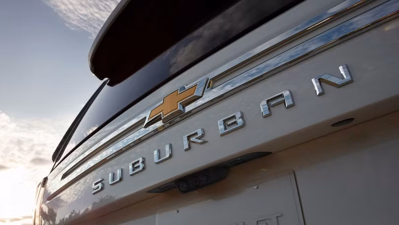 “Khủng long” Chevrolet Suburban 2021 nâng cấp toàn diện, giá không đổi