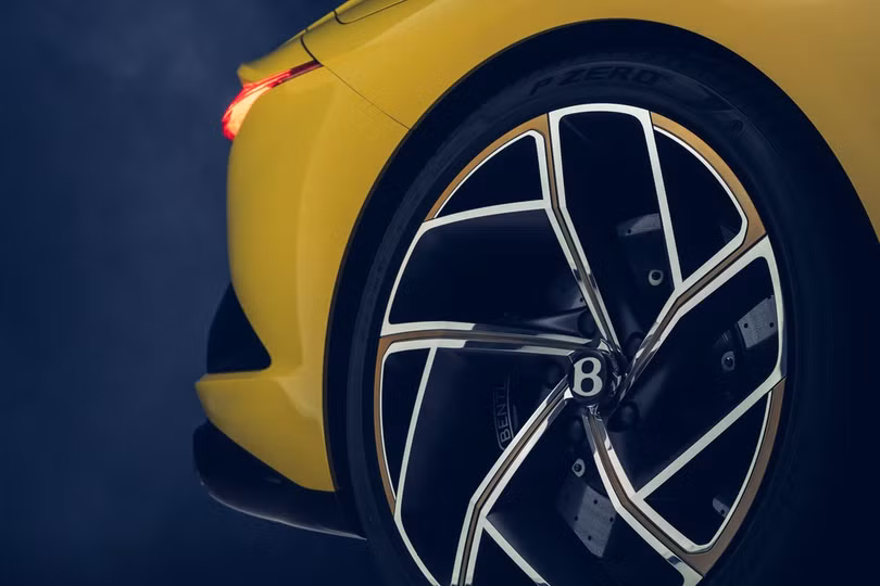 Bentley ra mắt siêu xe mui trần, giới hạn 12 chiếc trên thế giới