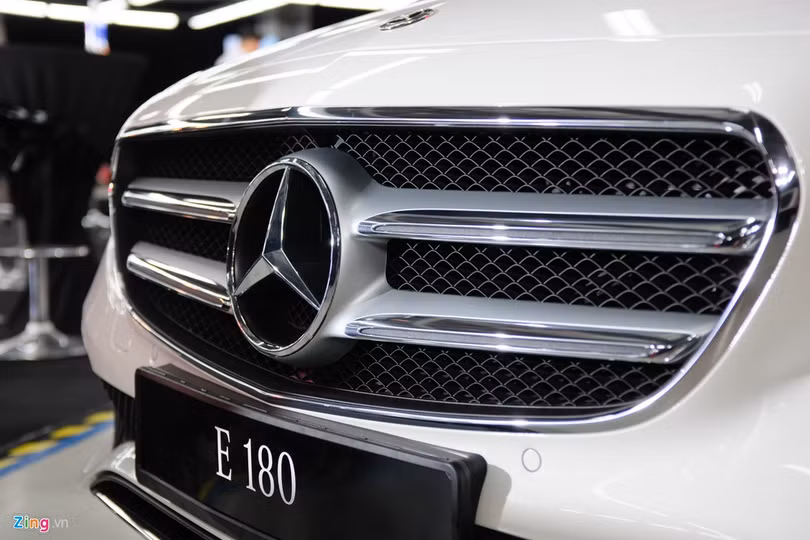 Chi tiết Mercedes-Benz E 180 2020 - giá rẻ nhất dòng E-Class