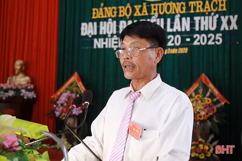 Nêu cao tinh thần trách nhiệm trước Đảng, Nhân dân, thực hiện thắng lợi mục tiêu Nghị quyết Đại hội Đảng bộ xã Hương Trạch đề ra