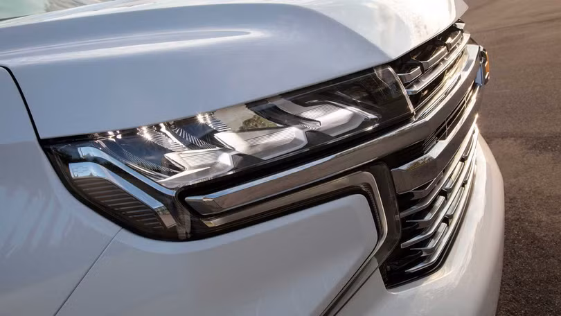 “Khủng long” Chevrolet Suburban 2021 nâng cấp toàn diện, giá không đổi