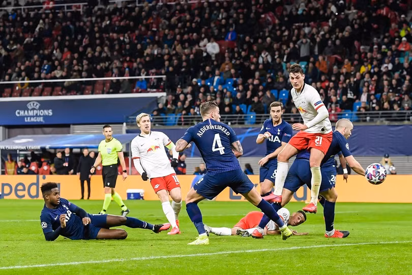 Vòng 1/8 Champions League: Tottenham, Valencia cúi đầu rời cuộc chơi