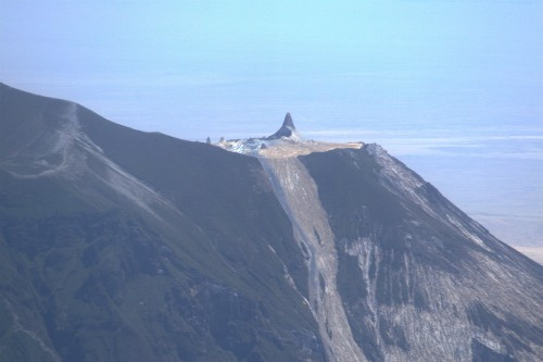 Ngọn núi lửa Ol Doniyo Lengai duy nhất vẫn hoạt động tại Tanzania. Ảnh: ravpix/flickr.