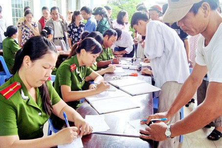 Xây dựng cơ sở dữ liệu thống kê tổng hợp về dân số, phục vụ công tác quản lý nhà nước của Chính phủ, đáp ứng yêu cầu phát triển kinh tế - xã hội. Ảnh minh họa