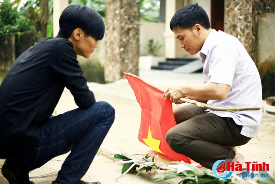 Dựng cây nêu vào ngày tết cổ truyền dân tộc dường như đã là một món ăn tinh thần không thể thiếu của người dân ở một số vùng quê trên địa bàn Hà Tĩnh trong nhiều năm trở lại đây.