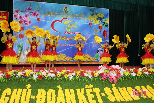 “Tết sum vầy” cho đoàn viên công đoàn khó khăn ở Vũ Quang