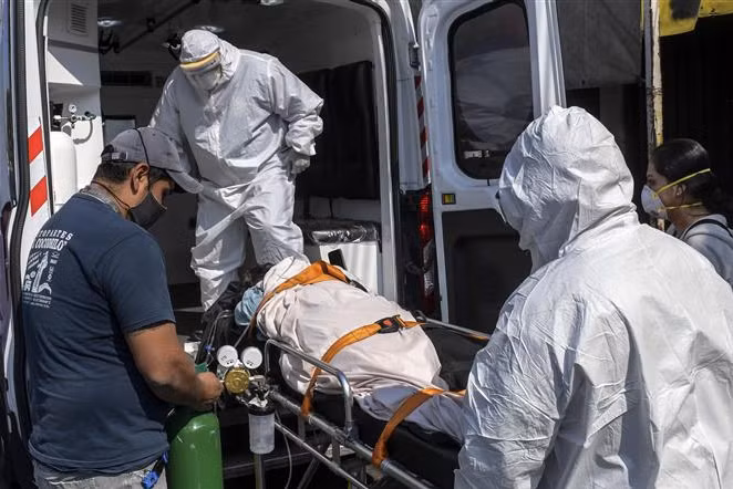Mỹ gần 450.000 người tử vong vì Covid-19; Pháp đóng cửa biên giới với ngoài EU