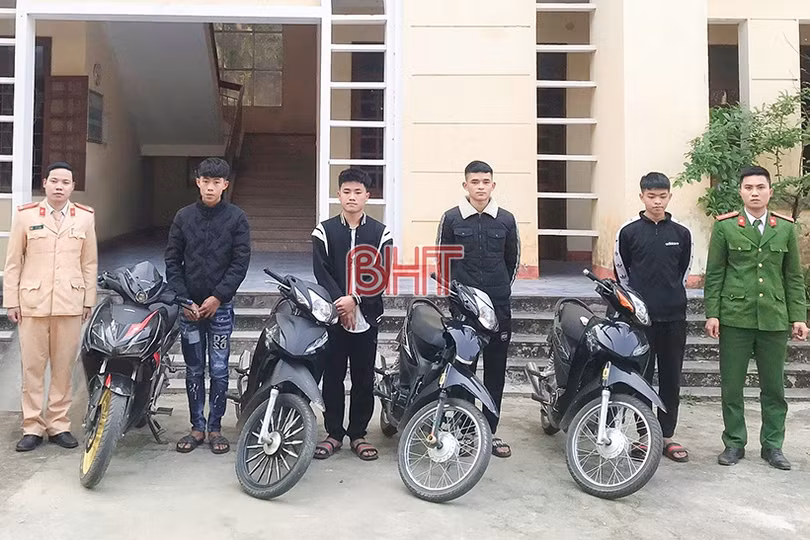 Hà Tĩnh: Triệu tập nhóm thanh niên điều khiển xe máy lạng lách, đánh võng