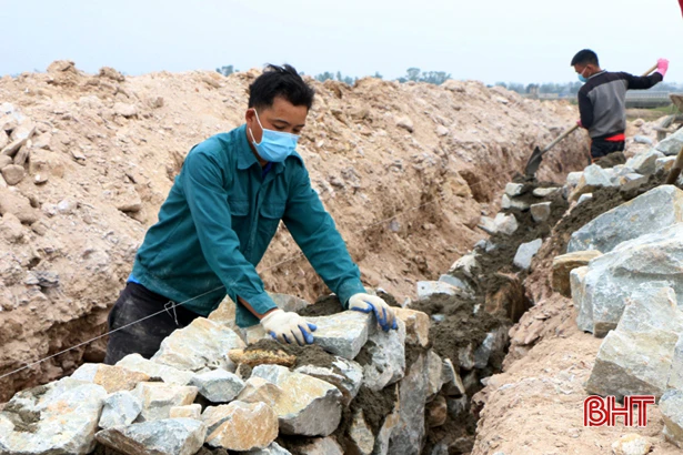 Ra sức xây dựng thành phố Hà Tĩnh xanh, đẹp hơn