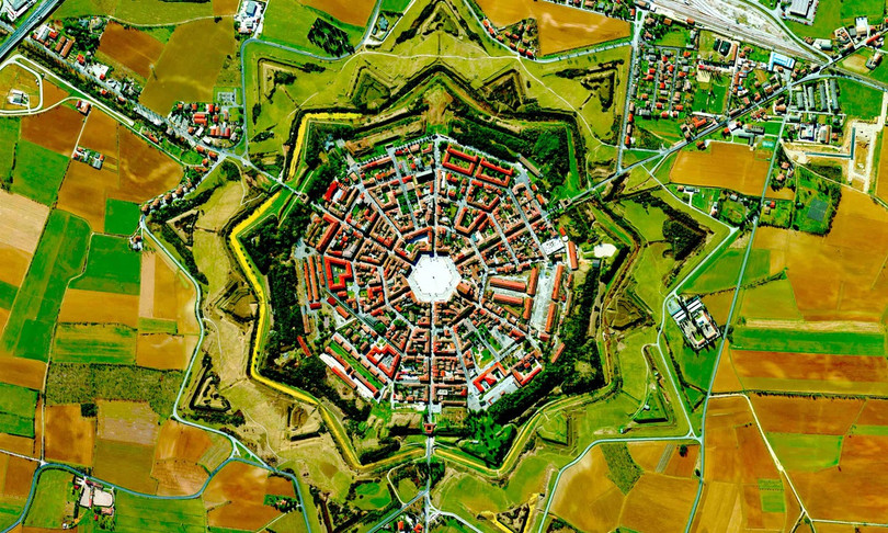 Các thành phố có quy hoạch độc đáo nhìn từ trên cao