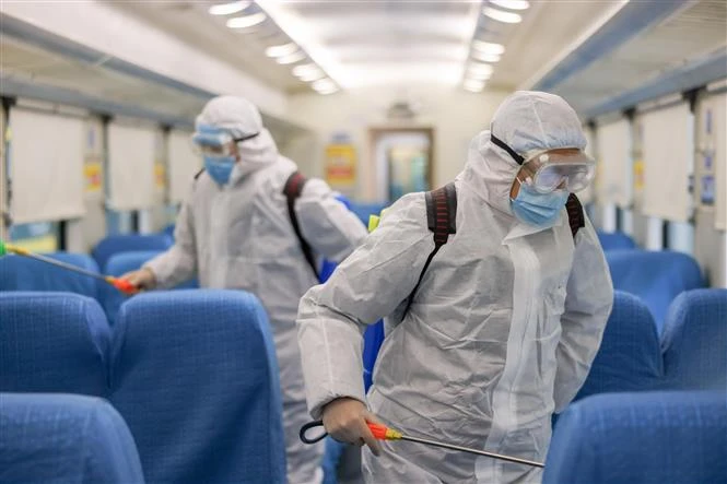 Mỹ gần 450.000 người tử vong vì Covid-19; Pháp đóng cửa biên giới với ngoài EU