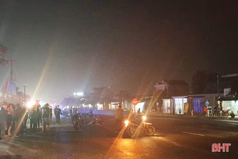 Đau lòng một bé trai 3 tuổi ở Hà Tĩnh qua đường bị xe đầu kéo tông tử vong