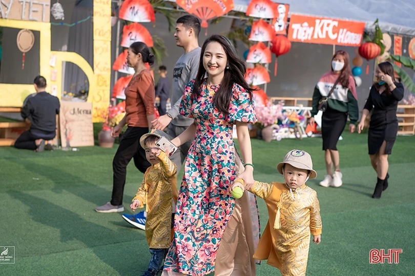 Tết muôn sắc màu với học sinh mầm non Trung Kiên