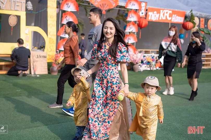 Tết muôn sắc màu với học sinh mầm non Trung Kiên