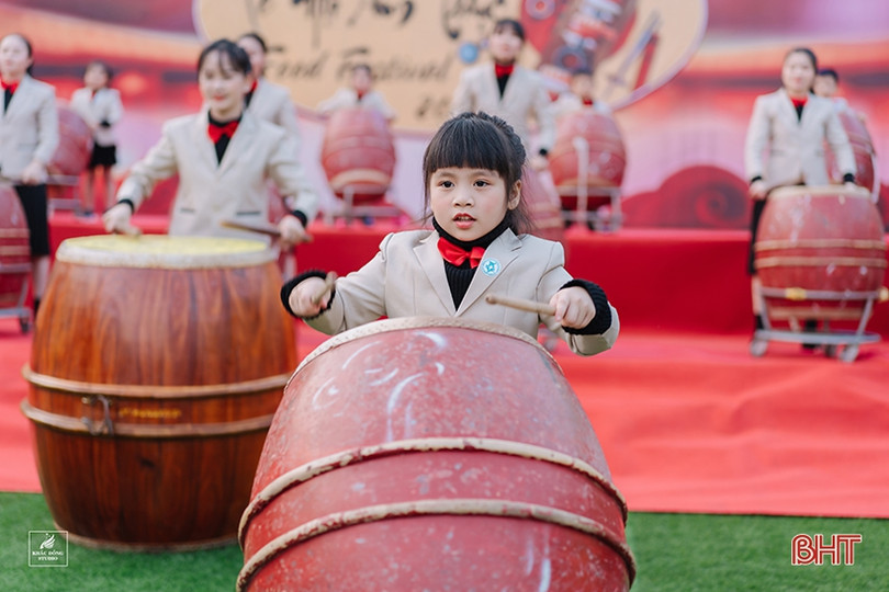 Tết muôn sắc màu với học sinh mầm non Trung Kiên