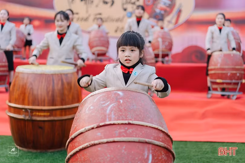 Tết muôn sắc màu với học sinh mầm non Trung Kiên