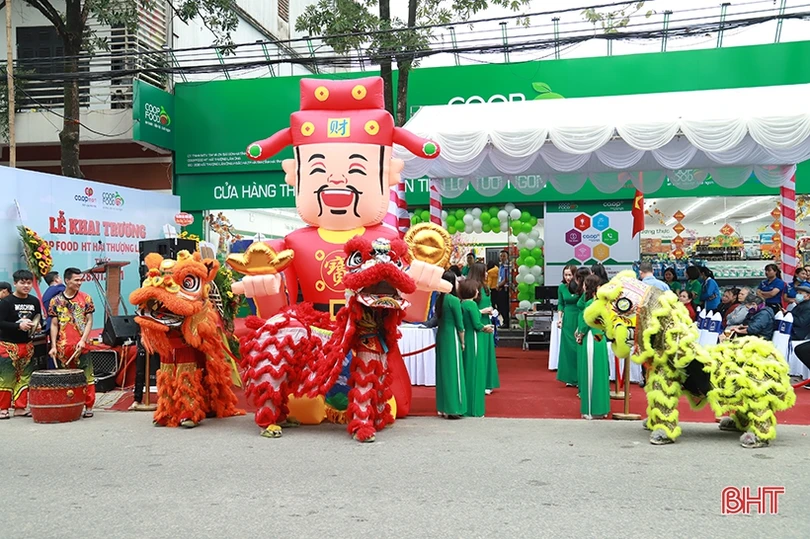 Khai trương cửa hàng thực phẩm Co.op Food đầu tiên tại Hà Tĩnh