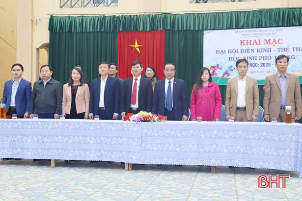 800 VĐV tranh tài tại Đại hội điền kinh ngành Giáo dục Nghi Xuân