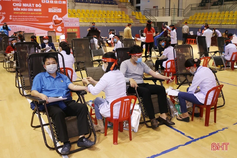 “Chủ nhật đỏ” lần thứ XIII tại Hà Tĩnh thu về 486 đơn vị máu