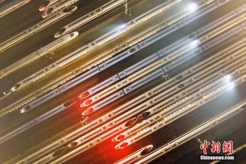 Ga tàu vắng khách khi Trung Quốc khuyến khích người dân không về quê ăn Tết