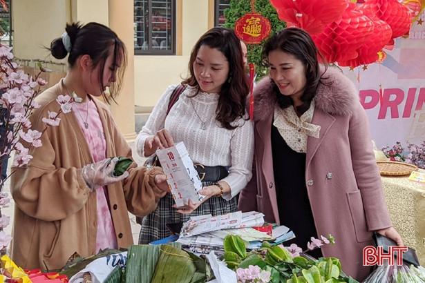 Học sinh TP Hà Tĩnh thích thú trải nghiệm “Ngày hội STEM”