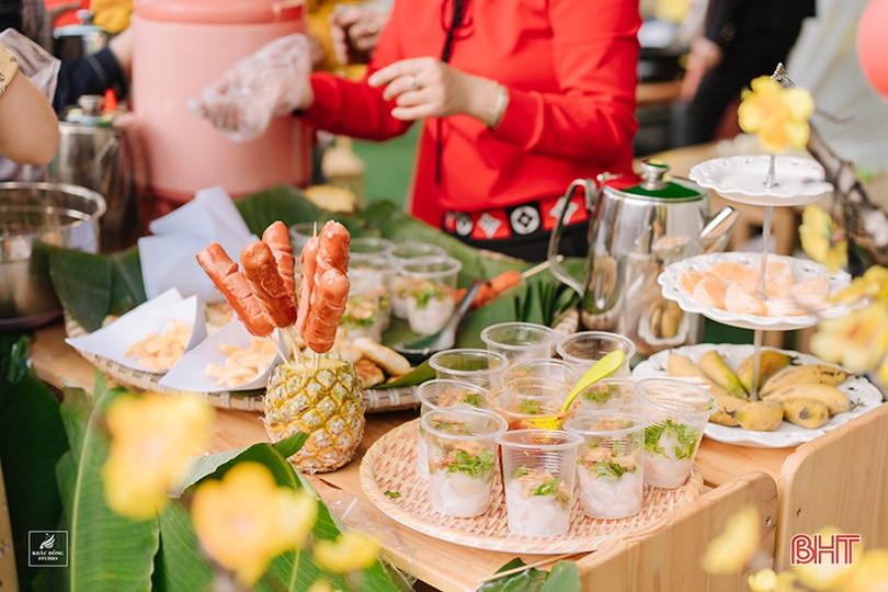 Tết muôn sắc màu với học sinh mầm non Trung Kiên