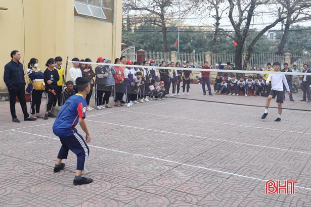 800 VĐV tranh tài tại Đại hội điền kinh ngành Giáo dục Nghi Xuân