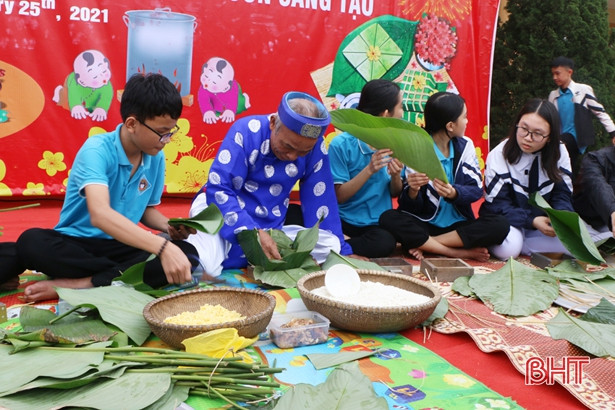 Học sinh TP Hà Tĩnh thích thú trải nghiệm “Ngày hội STEM”