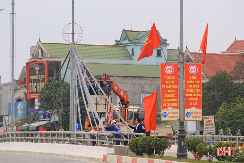 Người dân Hà Tĩnh hăng say lao động hướng về Đại hội Đảng