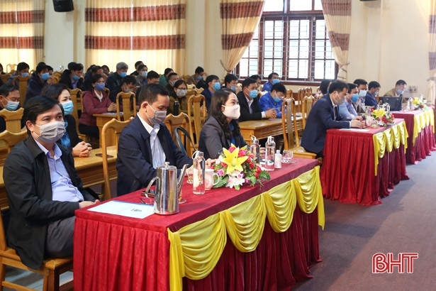 “Tết sum vầy”, trao 134 suất quà cho đoàn viên công đoàn khó khăn ở Lộc Hà