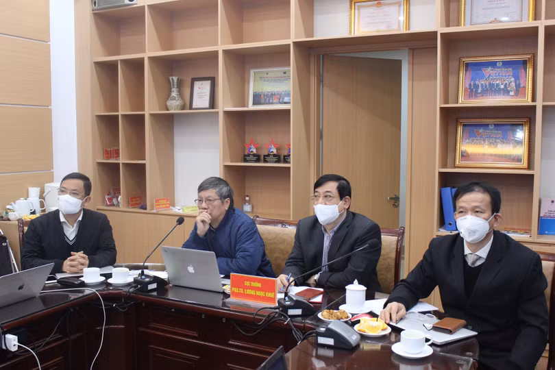 Các chuyên gia hội chẩn quốc gia ca bệnh Covid-19