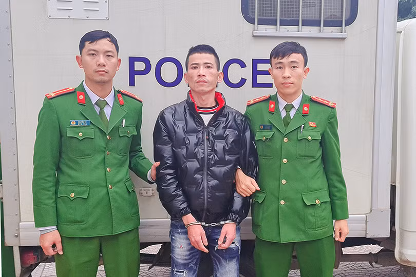 Khởi tố đối tượng đưa 285 viên hồng phiến vào quán karaoke