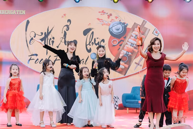 Tết muôn sắc màu với học sinh mầm non Trung Kiên