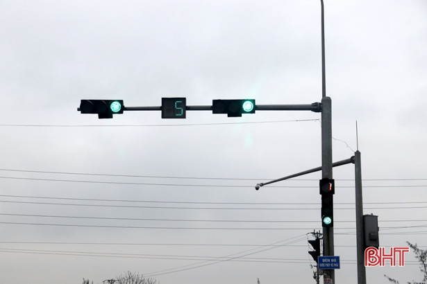 Sau phản ánh của Báo Hà Tĩnh, đèn tín hiệu ngã tư cảng Vũng Áng hoạt động trở lại