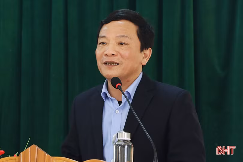 Phó Chủ tịch HĐND tỉnh trao quà tết cho các đơn vị bảo trợ xã hội