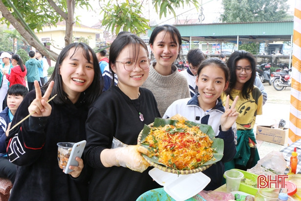 Học sinh TP Hà Tĩnh thích thú trải nghiệm “Ngày hội STEM”