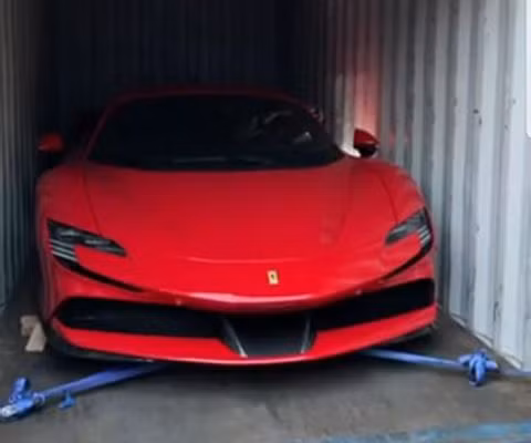 Siêu xe triệu đô Ferrari SF90 Stradale đầu tiên về Việt Nam