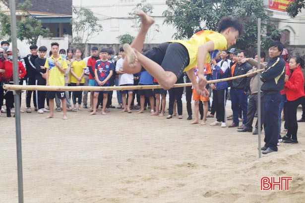 800 VĐV tranh tài tại Đại hội điền kinh ngành Giáo dục Nghi Xuân