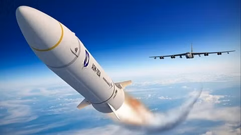 Cuộc chiến siêu thanh Nga - Mỹ